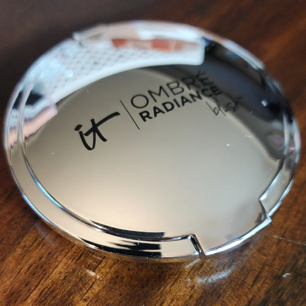 IT Cosmetics Ombré Radiance Blush- Naturally Pretty